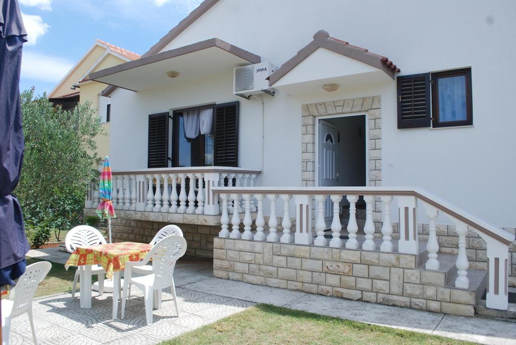 Apartment Mirjana Bibinje Buitenkant foto